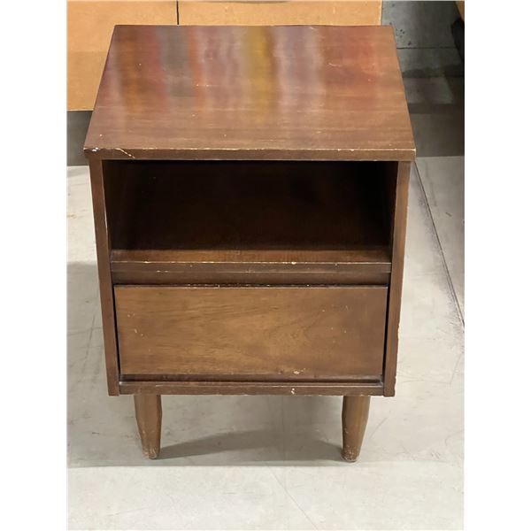 Mid Century Side Table / Nightstand Approx: 17.5 x 16.5 & 25.24"T