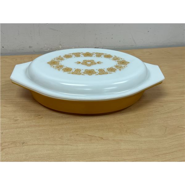Pyrex Gold Butterfly 1 Qt Divided Casserole with Lid - very nice overall