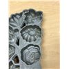 Image 3 : John Wright Cast Iron Flower Muffin Pan Approx: 14x7.5"