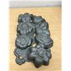 Image 5 : John Wright Cast Iron Flower Muffin Pan Approx: 14x7.5"