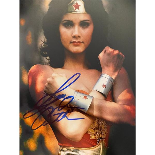 Wonder Woman Lynda Carter signed photo