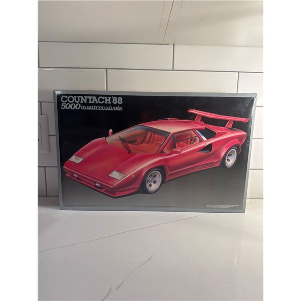 Fujimi 1:16 scale Countach 88