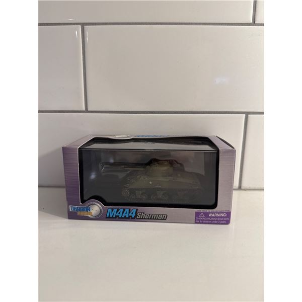 Dragon 1:72 scale M4A4 Sherman