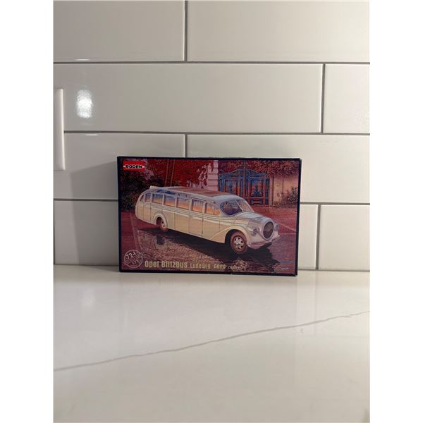 Roden 1:72 scale Opel Blitzbus Sealed