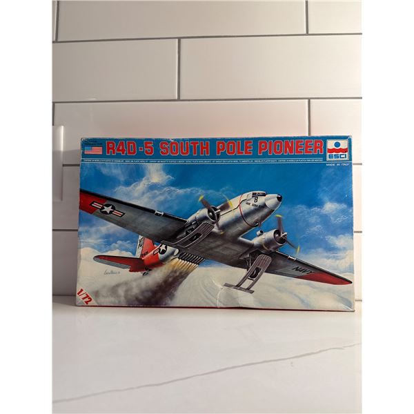 ESCI 1:72 scale R4D-5 South Pole Pioneer