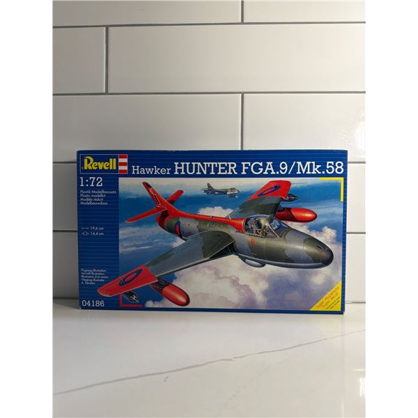 Revell 1:72 Scale Hawker Hunter Fga.9