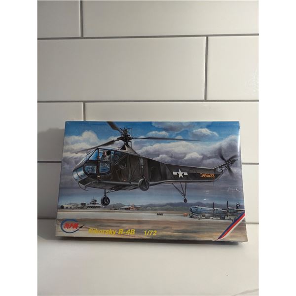 MPM 1:72 scale Sikorsky R-4B Sealed