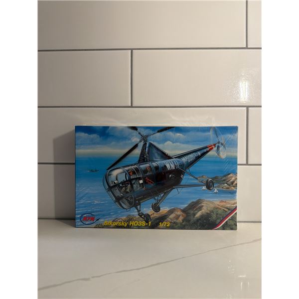 MPM 1:72 Scale SikorSky HO3S-1 Sealed