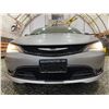 Image 5 : PARKSVILLE - 2015 CHRYSLER 200, SILVER, 200245 KMS, FRONT WHEEL DRIVE. - D718266