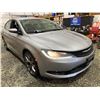 Image 9 : PARKSVILLE - 2015 CHRYSLER 200, SILVER, 200245 KMS, FRONT WHEEL DRIVE. - D718266