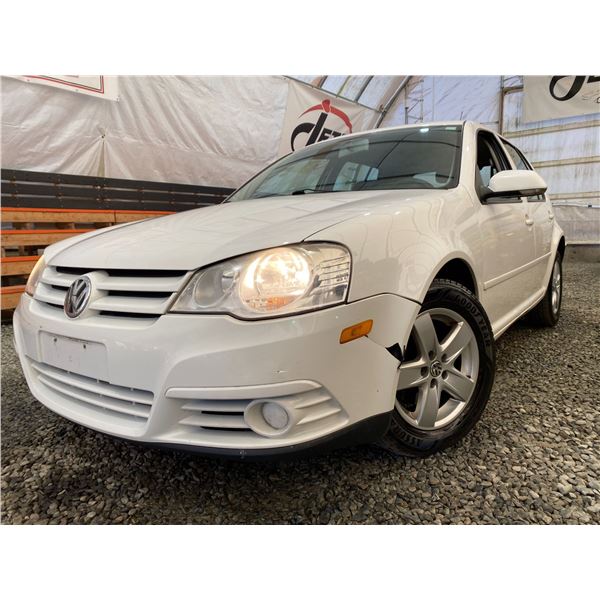 PARKSVILLE - 2008 VOLKSWAGEN GOLF, WHITE, 224211 KMS, FRONT WHEEL DRIVE. - D011941