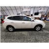 Image 11 : PARKSVILLE - 2013 NISSAN ROGUE, WHITE, 218590 KMS, FOUR WHEEL DRIVE. - B146425