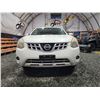 Image 5 : PARKSVILLE - 2013 NISSAN ROGUE, WHITE, 218590 KMS, FOUR WHEEL DRIVE. - B146425