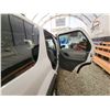 Image 16 : PARKSVILLE - 2006 FORD ESCAPE, WHITE, 258420 KMS, FOUR WHEEL DRIVE. - JC73909