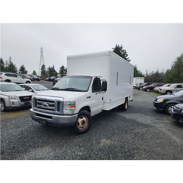 PARKSVILLE - 2012 FORD E450, WHITE, 185710 KMS, REAR WHEEL DRIVE. - DA65879