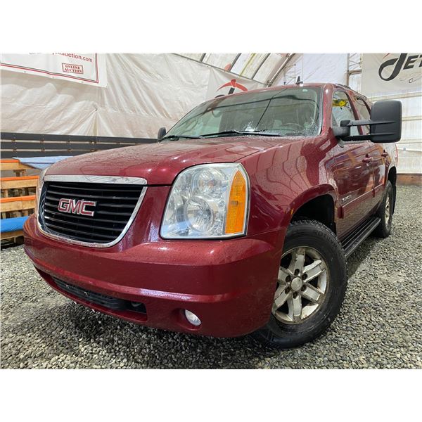 PARKSVILLE - 2010 GMC YUKON, RED, 292828 KMS, 4X4. - D166950