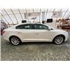 Image 11 : PARKSVILLE - 2010 BUICK LACROSSE WHITE 166024 KMS - B126925