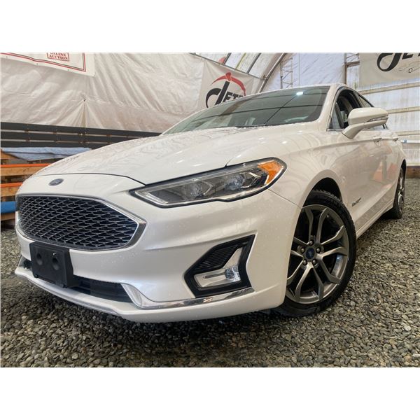 PARKSVILLE - 2019 FORD FUSION WHITE 158500 KMS - J227377