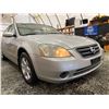 Image 8 : PARKSVILLE - 2004 NISSAN ALTIMA SILVER 198169 KMS - D131662