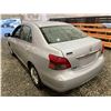 Image 20 : PARKSVILLE - 2007 TOYOTA YARIS GREY 275059 KMS - B012775