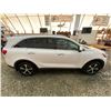 Image 12 : PARKSVILLE - 2016 KIA SORENTO WHITE 225484 KMS - D160712