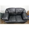 Image 2 : Black Loveseat 60" x 20" x 32"H & Table Lamp w/ Shade