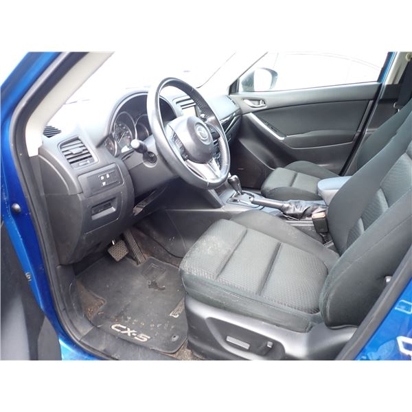 Vehicle photo 5