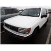 Image 1 : 1998 Nissan Pathfinder