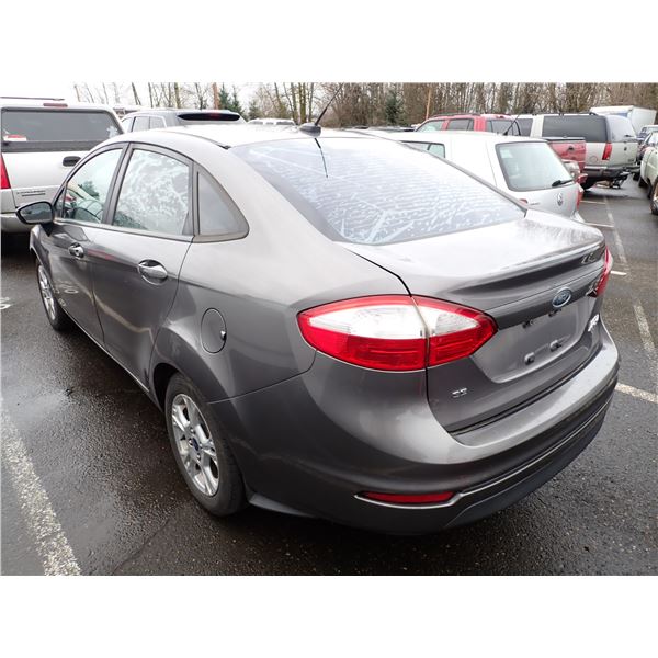 Vehicle photo 4