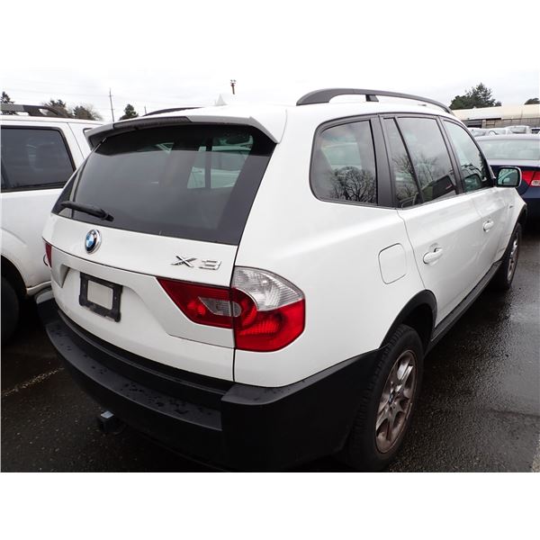 Vehicle photo 3