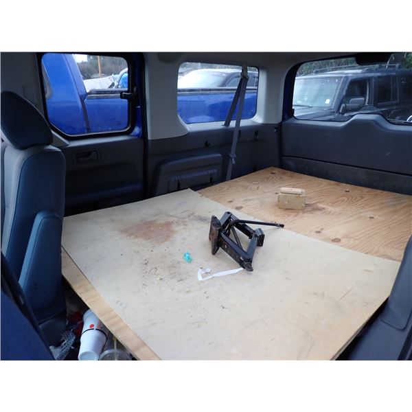 Vehicle photo 6