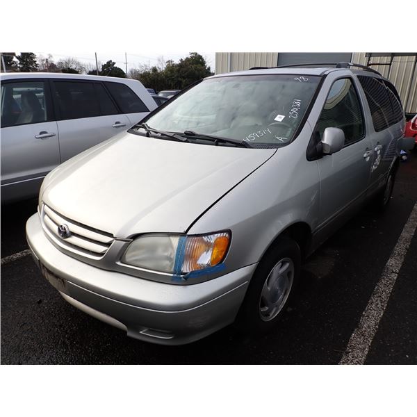 2002 Toyota Sienna