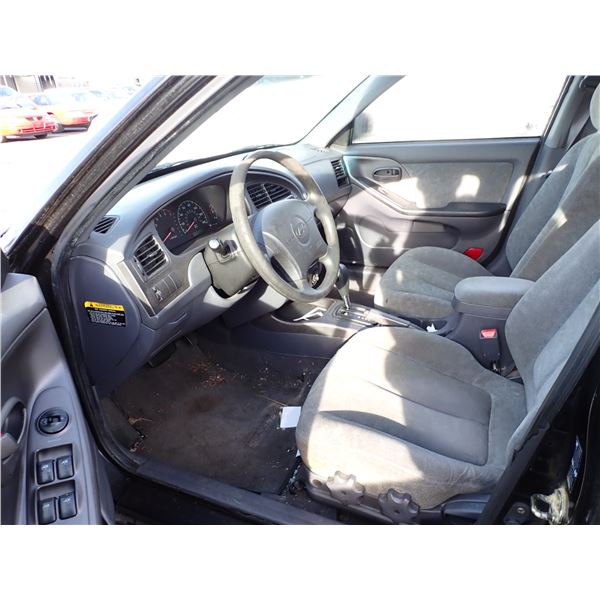 Vehicle photo 5