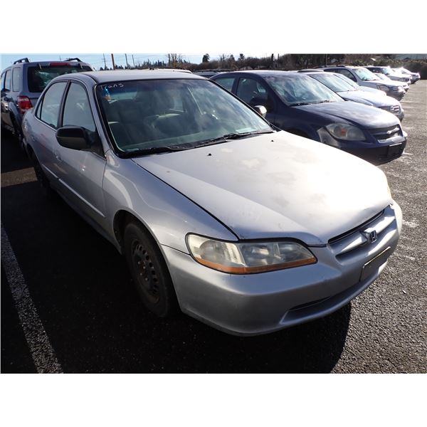 Vehicle photo 2