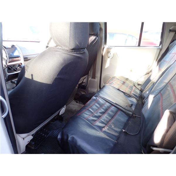 Vehicle photo 6