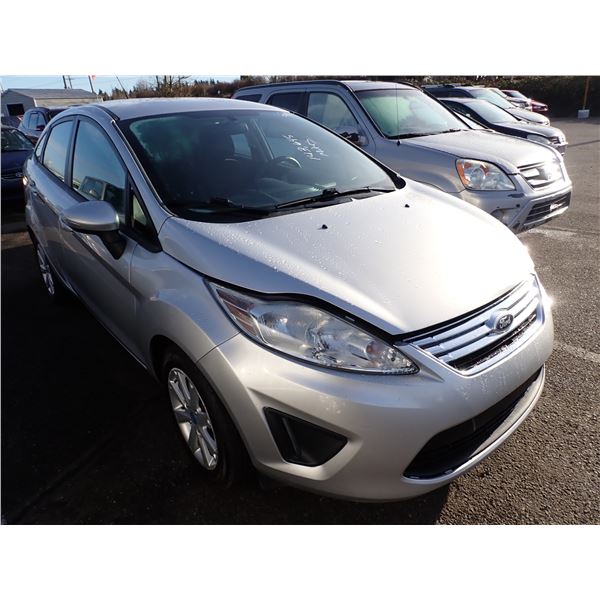 Vehicle photo 2
