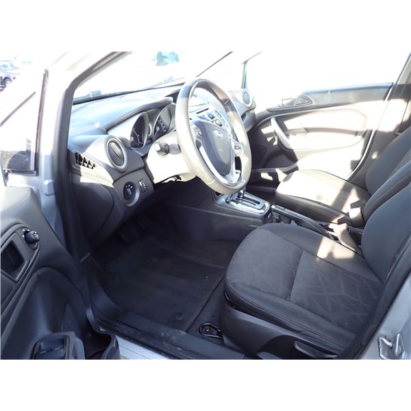 Vehicle photo 5