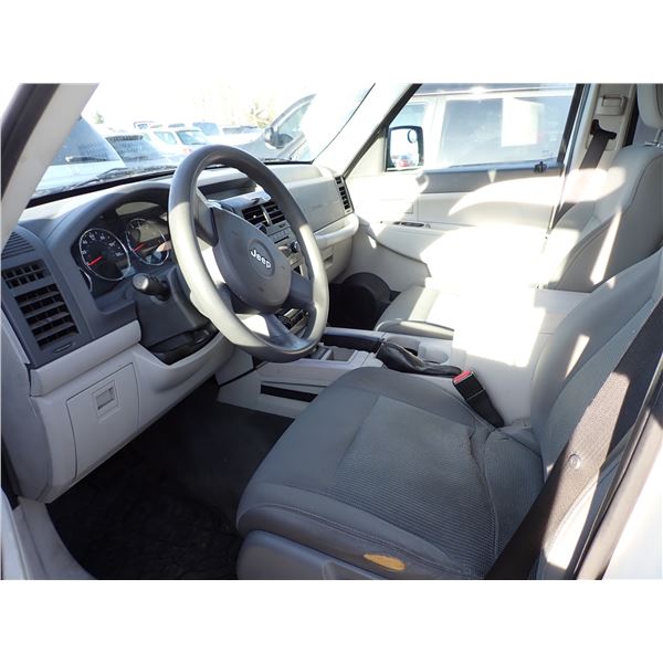 Vehicle photo 5