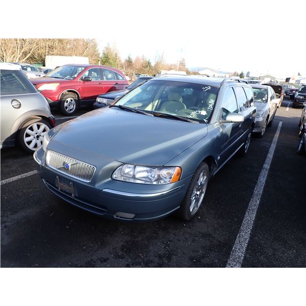 2005 Volvo V70