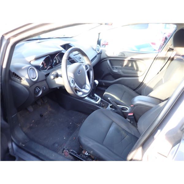 Vehicle photo 5
