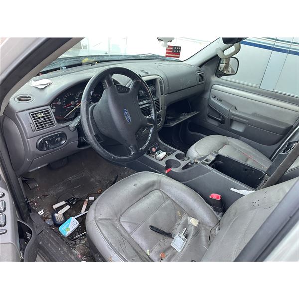 Vehicle photo 5