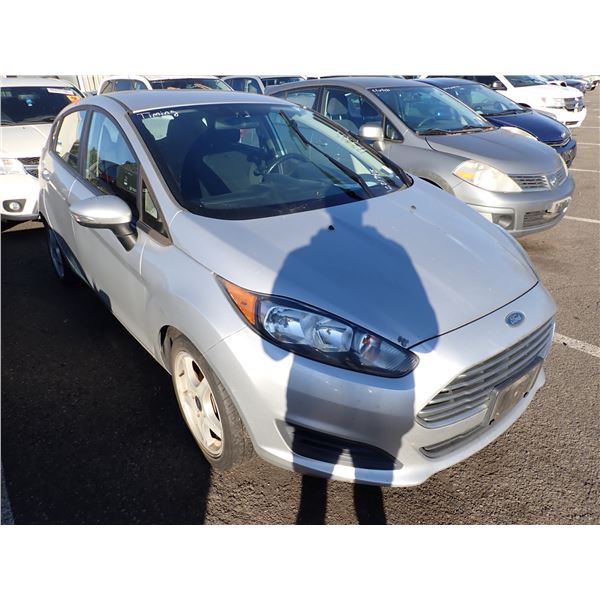 Vehicle photo 2
