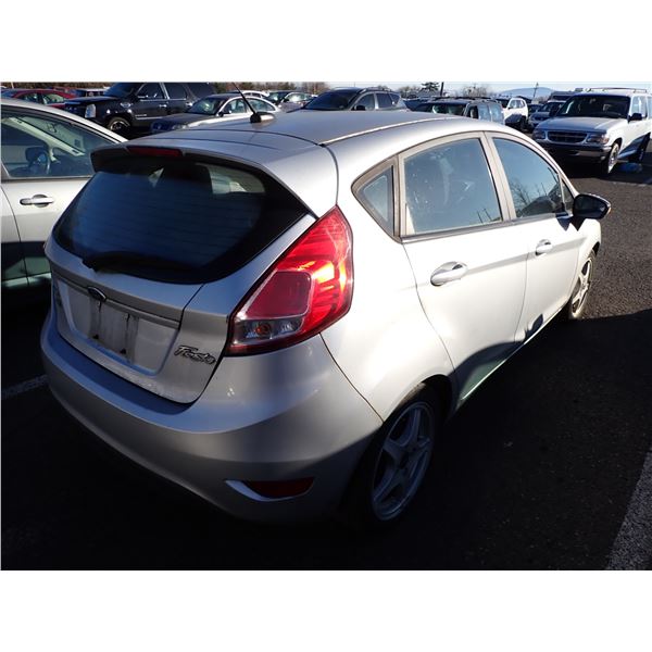 Vehicle photo 3