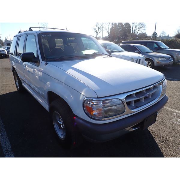 Vehicle photo 2