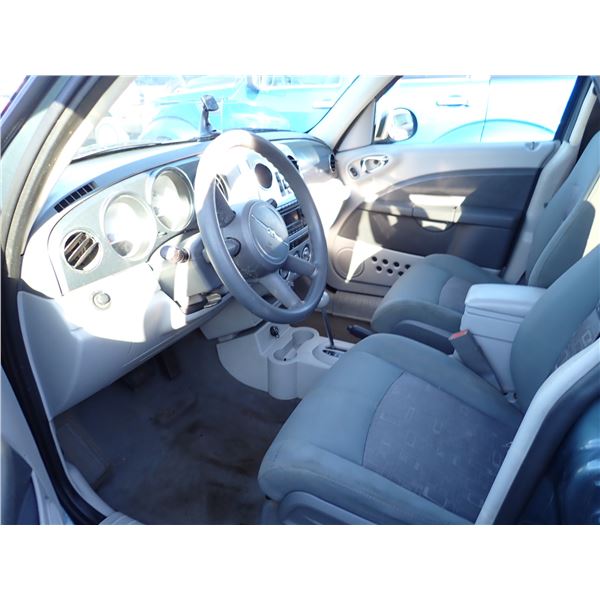 Vehicle photo 5