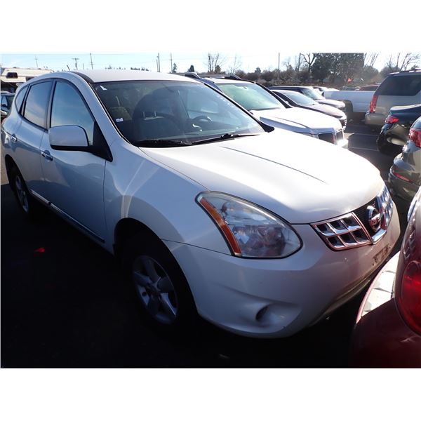 Vehicle photo 2