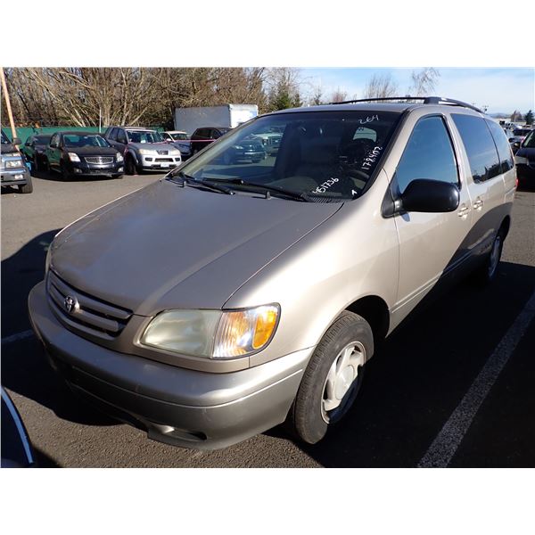 2002 Toyota Sienna