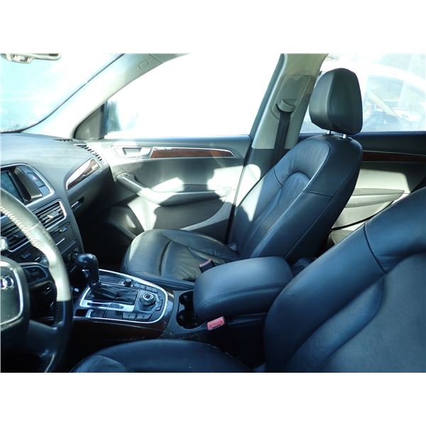 Vehicle photo 5
