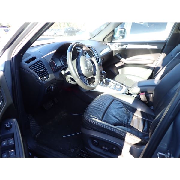 Vehicle photo 5
