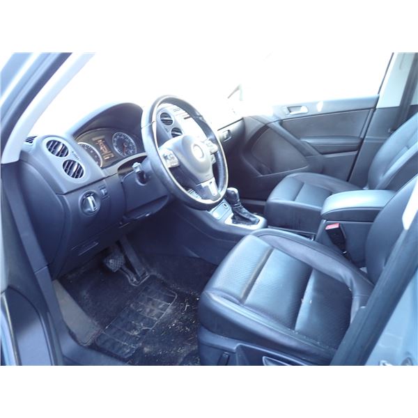 Vehicle photo 5